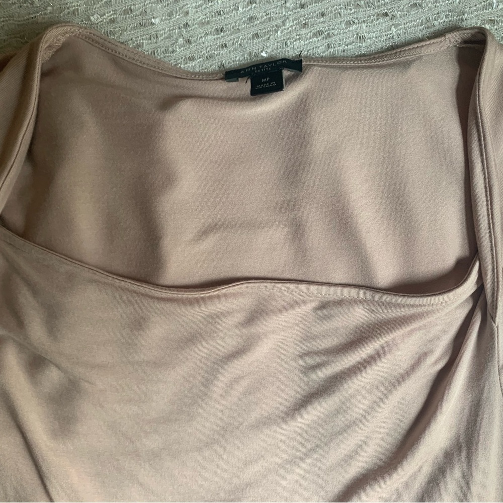 Ann Taylor Elegant Beige Women's Top - Picture 4 of 4